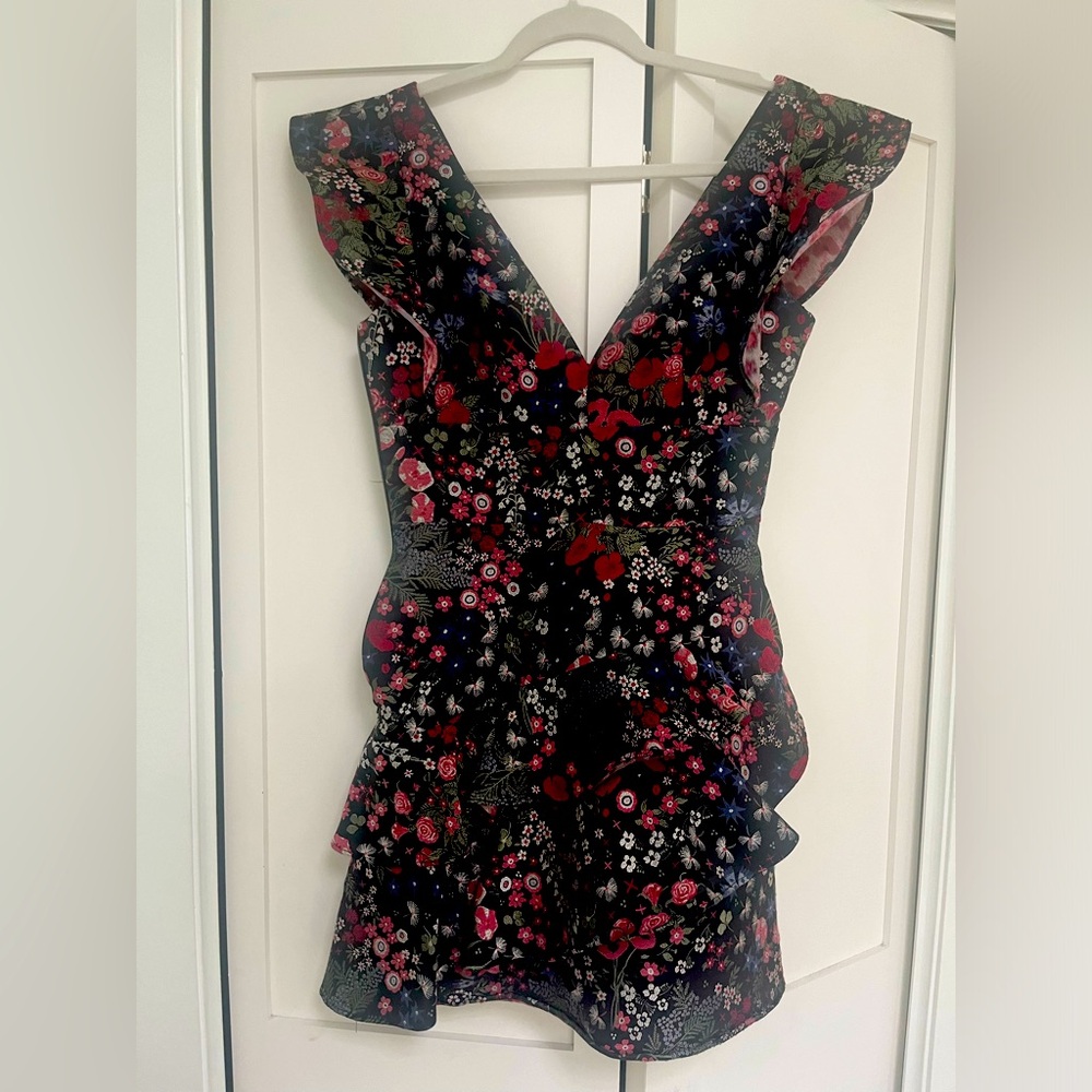 Monique Lhuillier gorgeous cocktail dress. size xs